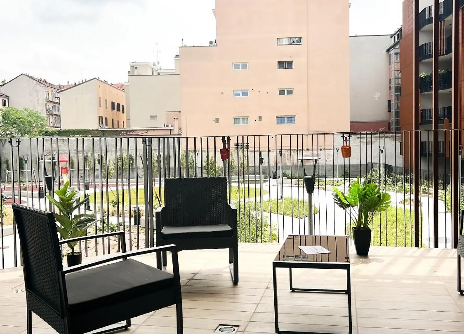 Comecasa Modern Terraced & Palestra Apartment Milan