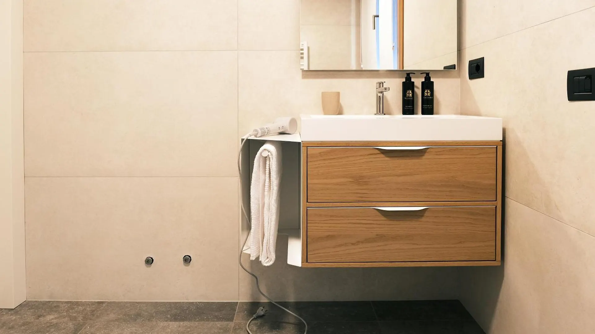 Comecasa Modern Terraced & Palestra Apartment Milano Italia